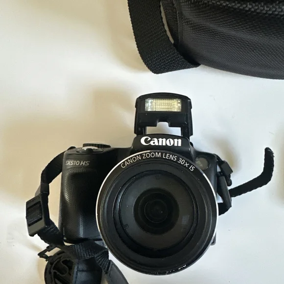 Canon Black Digital Camera with Accessories SX510 HS - Picture 6 of 7